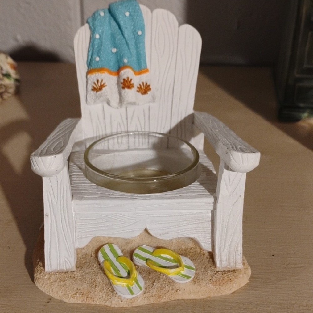 Yankee Candle Coastal White Beach Chair with Blue Towel And Flip Flops